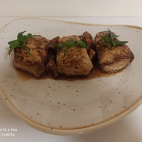 Svinjski medaljoni sa lisičarkama 390g