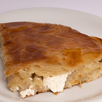 Burek sa sirom 1/8